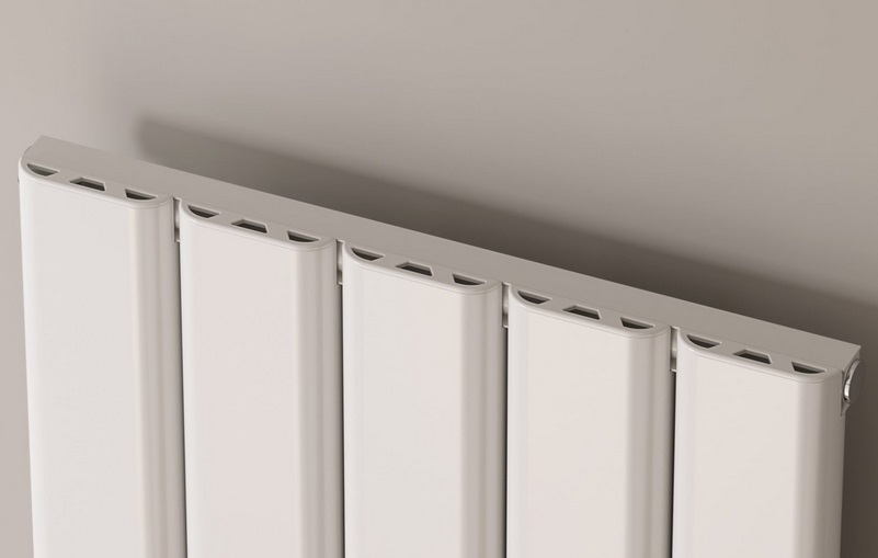 Reina Vicari Horizontal Aluminium Single Column radiator, 600H x 400mm